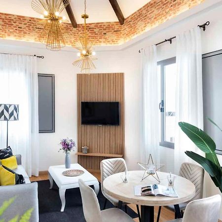 סביליה Apartamento Familiar Nuevo De Diseno En La Mejor Zona De Triana, Parking Included מראה חיצוני תמונה