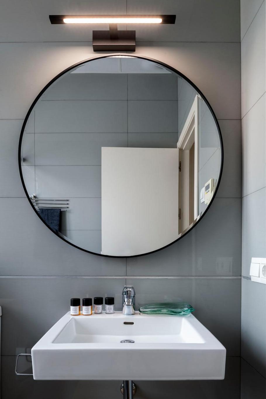 סביליה Apartamento Familiar Nuevo De Diseno En La Mejor Zona De Triana, Parking Included מראה חיצוני תמונה